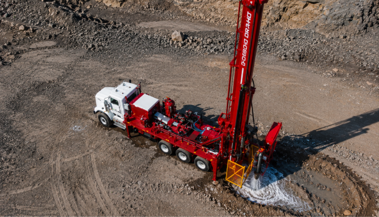 XPLOM drilling rig in operation